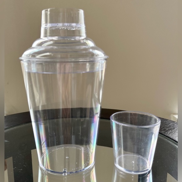 Acrylic cocktail shaker, like new condition - Picture 2 of 4